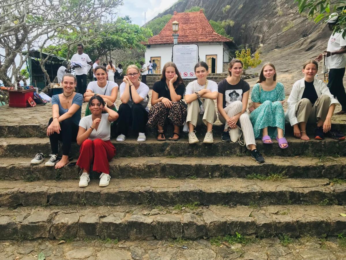 Sigiriya Village Home Stay ภายนอก รูปภาพ